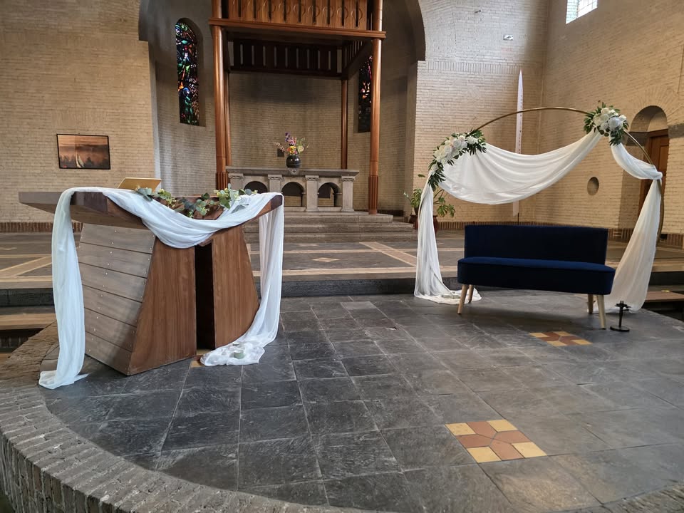 De muren van de voormalige Sint-Antoniuskerk hebben door de jaren heen heel wat…