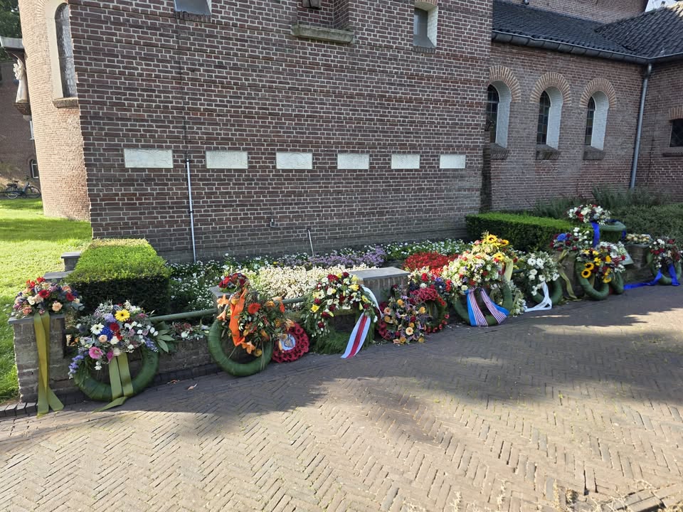 De bloemen liggen er nog
